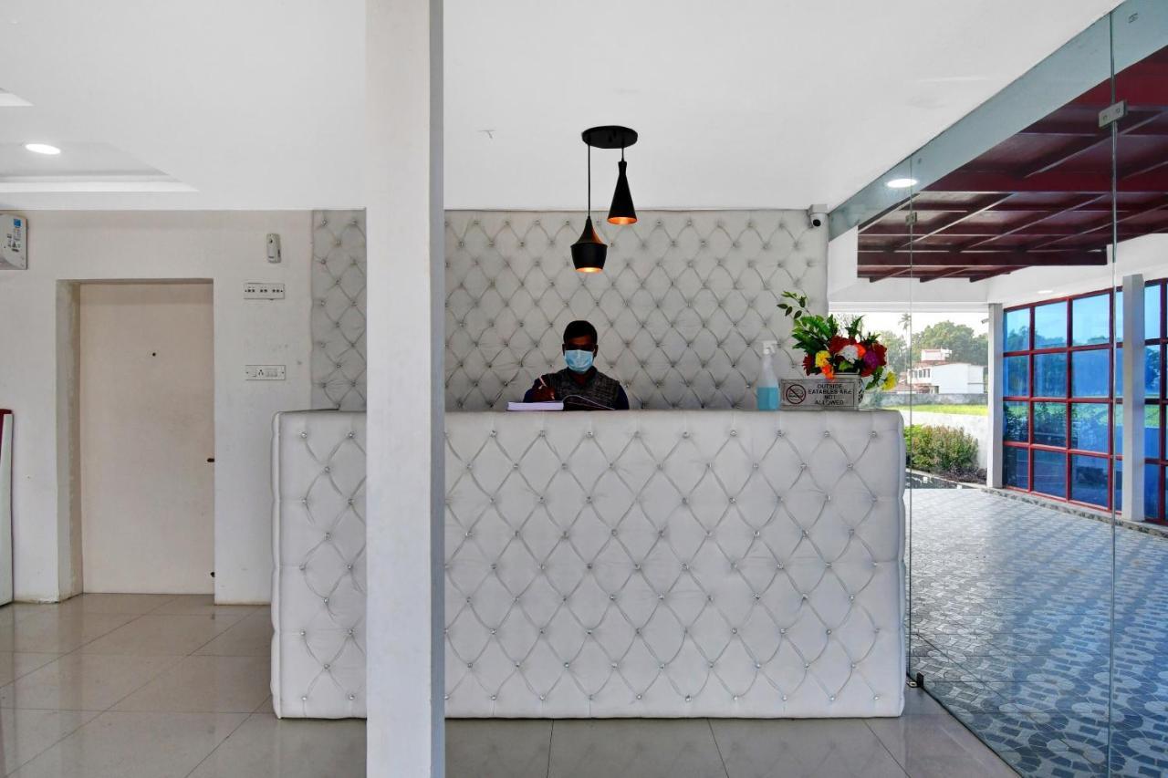 Oyo Townhouse 779 Gods County Hotel Тарапит Екстериор снимка