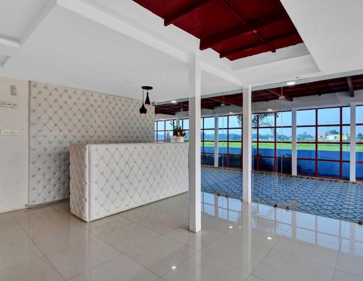 Oyo Townhouse 779 Gods County Hotel Тарапит Екстериор снимка