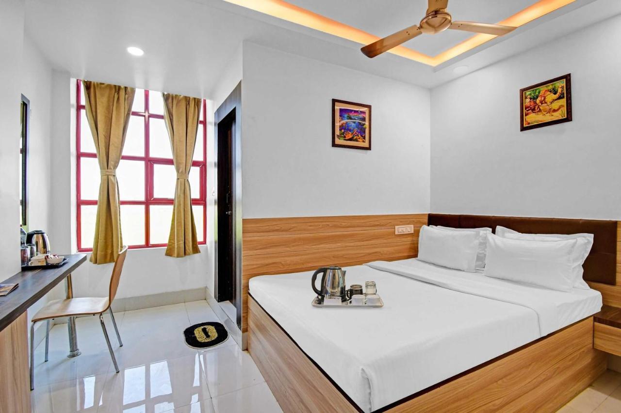 Oyo Townhouse 779 Gods County Hotel Тарапит Екстериор снимка