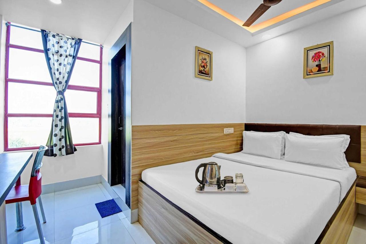 Oyo Townhouse 779 Gods County Hotel Тарапит Екстериор снимка