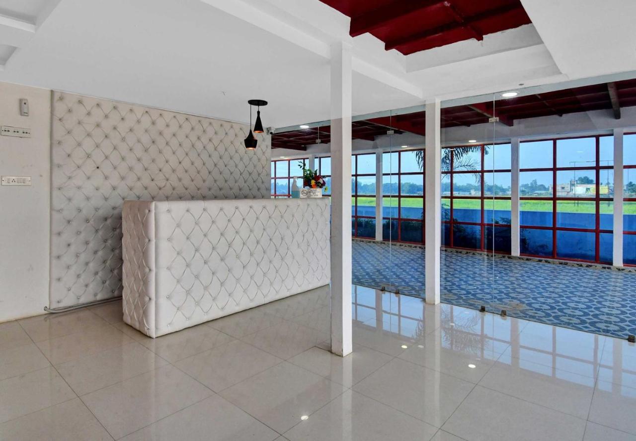 Oyo Townhouse 779 Gods County Hotel Тарапит Екстериор снимка