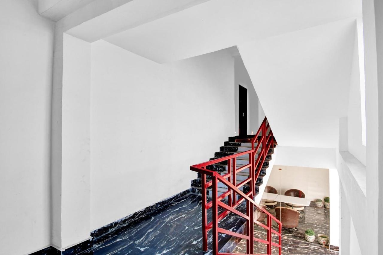 Oyo Townhouse 779 Gods County Hotel Тарапит Екстериор снимка